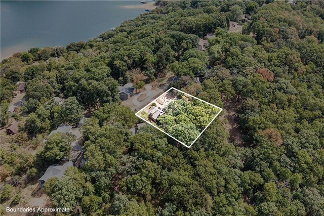 303 Ridge Road, Eureka Springs, AR 72631