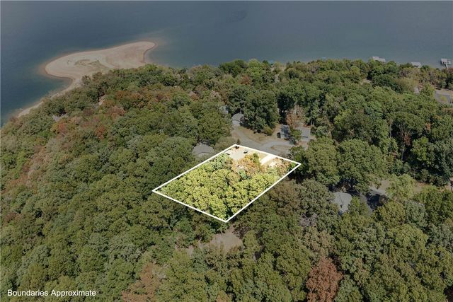 303 Ridge Road, Eureka Springs, AR 72631