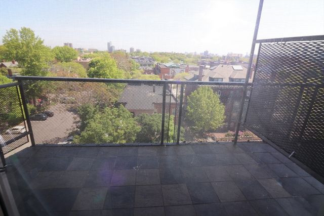 19 Winchester St 708, Brookline, MA 02446