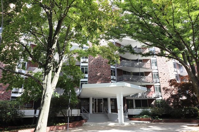 19 Winchester St 708, Brookline, MA 02446