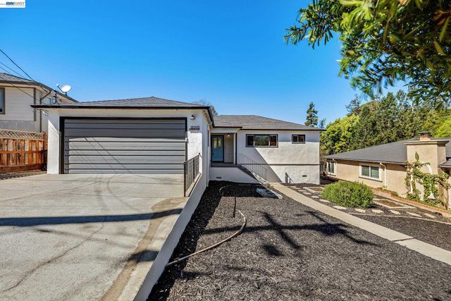 18595 Laredo Rd, Castro Valley, CA 94546