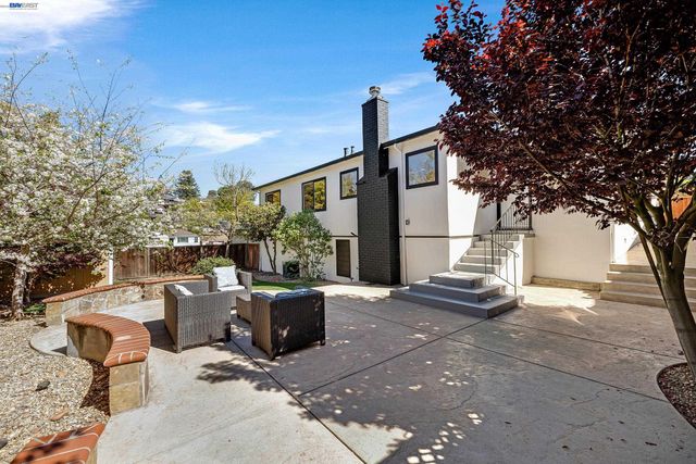 18595 Laredo Rd, Castro Valley, CA 94546