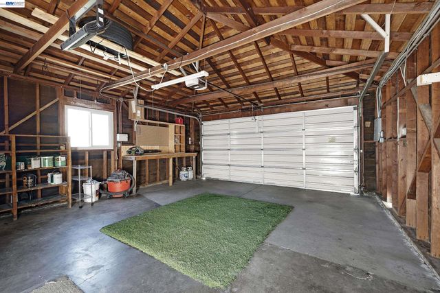 18595 Laredo Rd, Castro Valley, CA 94546