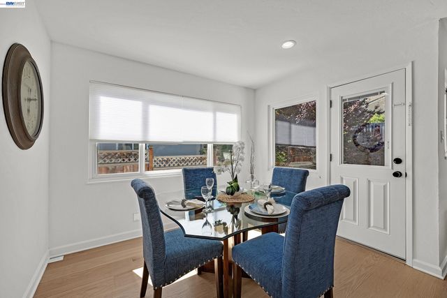 18595 Laredo Rd, Castro Valley, CA 94546