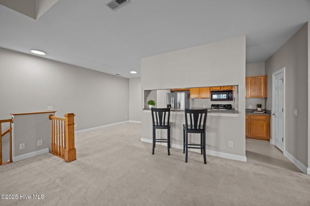 1944 Tara Court 202, Greenville, NC 27858