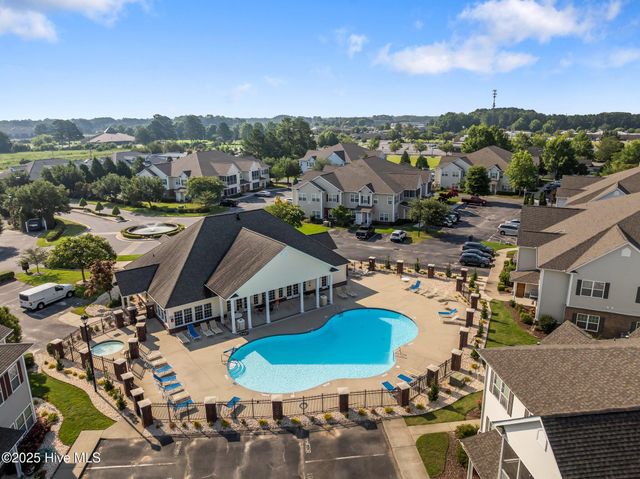1944 Tara Court 202, Greenville, NC 27858