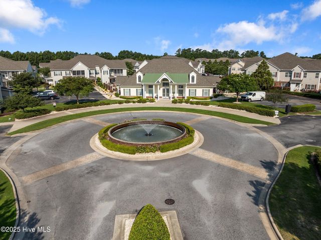 1944 Tara Court 202, Greenville, NC 27858