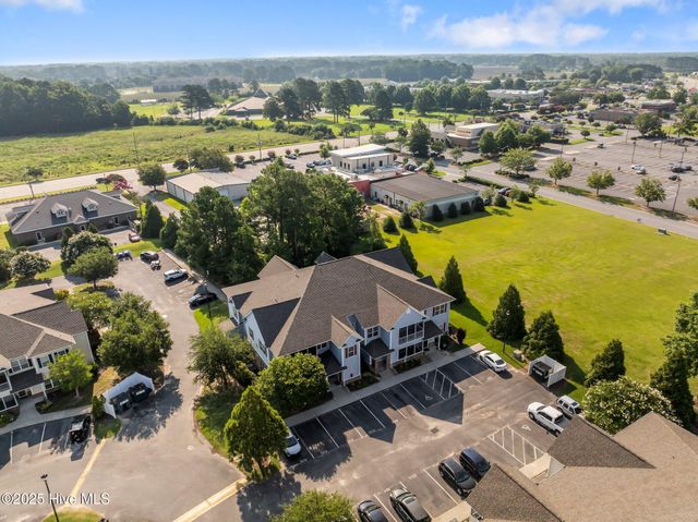 1944 Tara Court 202, Greenville, NC 27858