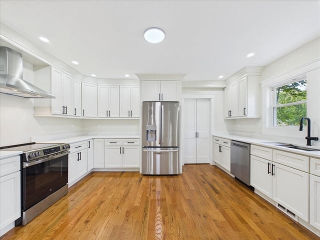 1544 Bridge St, Dracut, MA 01826