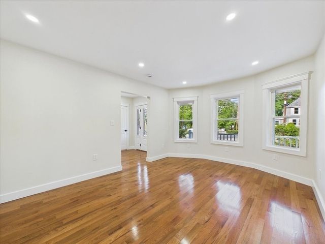 1544 Bridge St, Dracut, MA 01826
