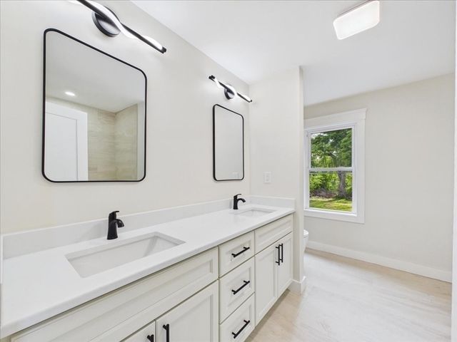 1544 Bridge St, Dracut, MA 01826