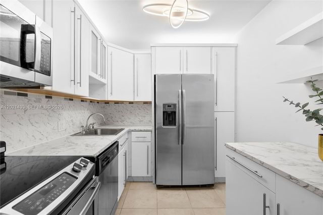 20335 W Country Club Dr 404, Aventura, FL 33180