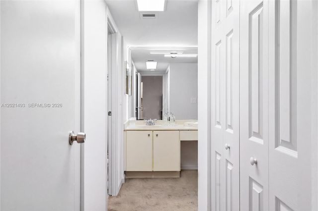 20335 W Country Club Dr 404, Aventura, FL 33180