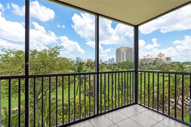 20335 W Country Club Dr 404, Aventura, FL 33180