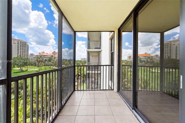 20335 W Country Club Dr 404, Aventura, FL 33180