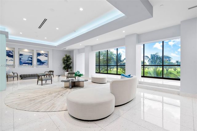 20335 W Country Club Dr 404, Aventura, FL 33180
