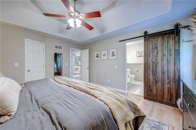 1305 NE Quail Walk Drive, Blue Springs, MO 64014