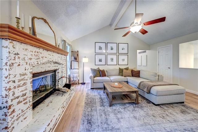 1305 NE Quail Walk Drive, Blue Springs, MO 64014