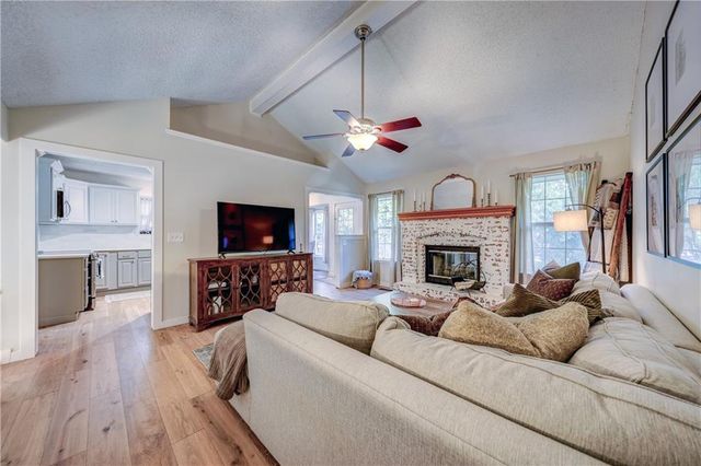 1305 NE Quail Walk Drive, Blue Springs, MO 64014