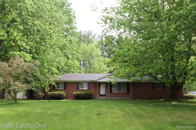 1425 N Alstott Drive, Howell, MI 48843