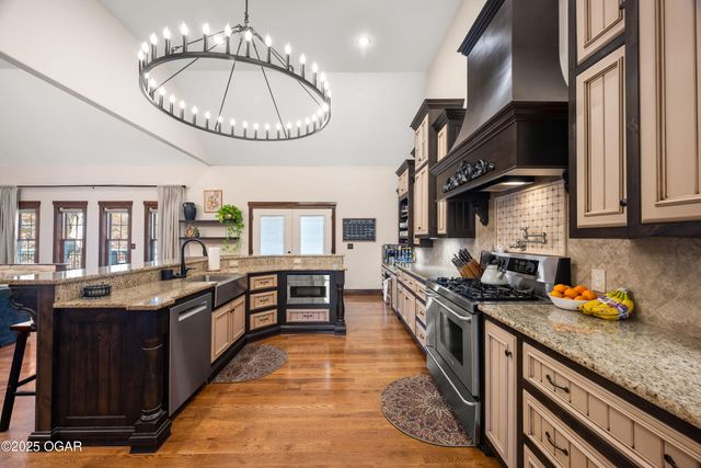 10368 South Ridge Drive, Joplin, MO 64804