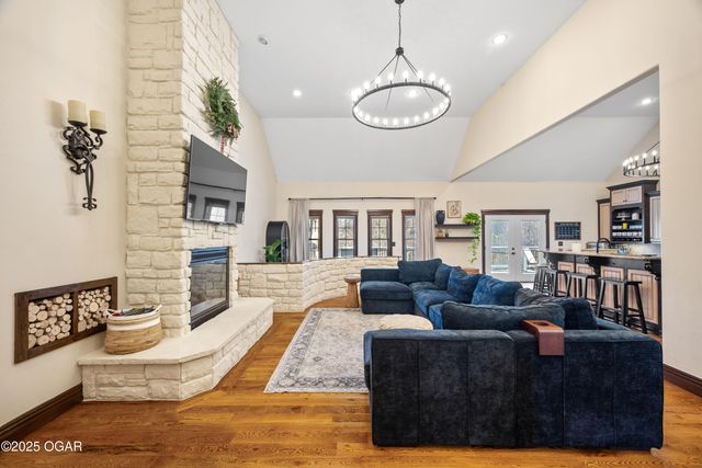 10368 South Ridge Drive, Joplin, MO 64804