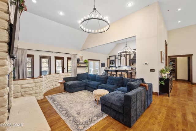 10368 South Ridge Drive, Joplin, MO 64804