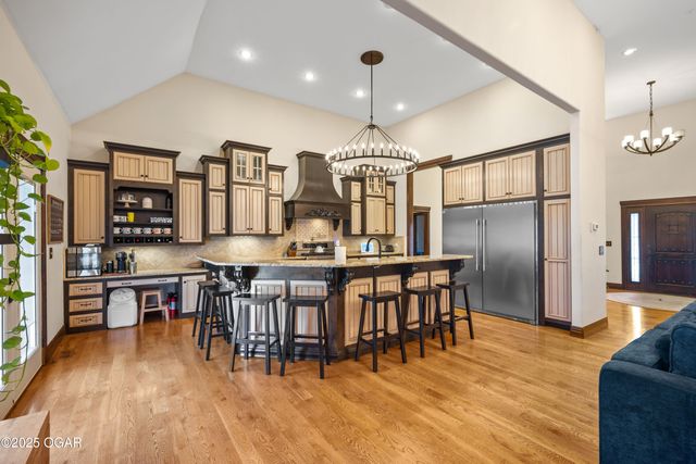 10368 South Ridge Drive, Joplin, MO 64804