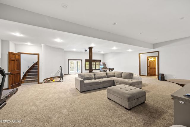 10368 South Ridge Drive, Joplin, MO 64804