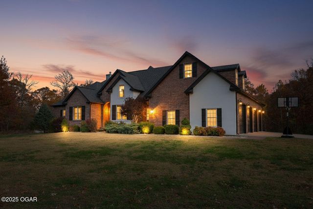 10368 South Ridge Drive, Joplin, MO 64804