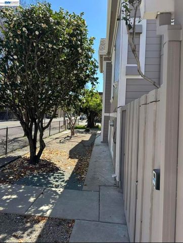 308 W Joaquin Ave, San Leandro, CA 94577