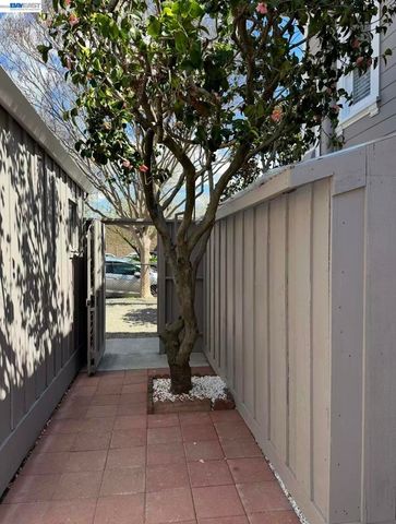 308 W Joaquin Ave, San Leandro, CA 94577