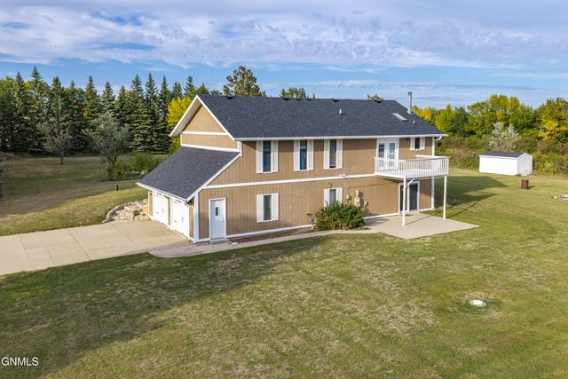 6505 Flickertail Drive, Bismarck, ND 58503 property photo