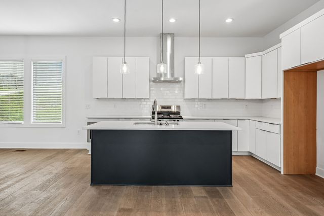 922 Crescent Hill Rd B, Nashville, TN 37206