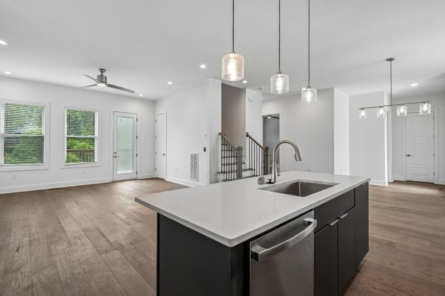 922 Crescent Hill Rd B, Nashville, TN 37206