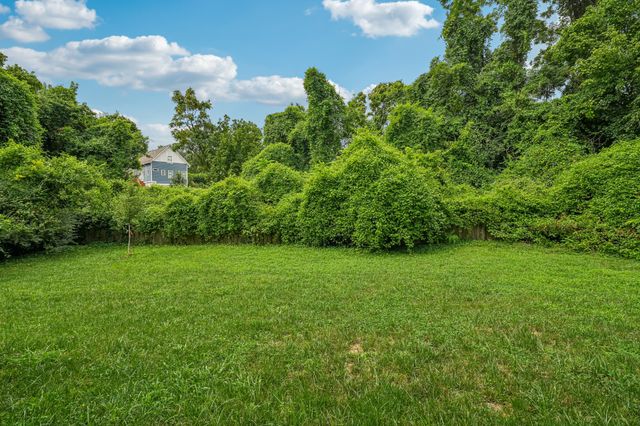 922 Crescent Hill Rd B, Nashville, TN 37206