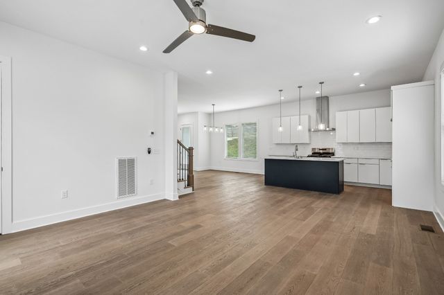 922 Crescent Hill Rd B, Nashville, TN 37206