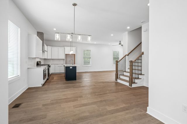 922 Crescent Hill Rd B, Nashville, TN 37206