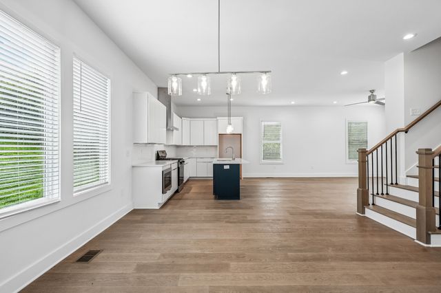 922 Crescent Hill Rd B, Nashville, TN 37206
