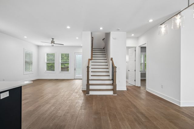 922 Crescent Hill Rd B, Nashville, TN 37206