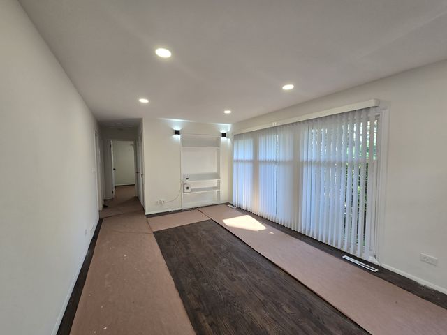 58 E 55th Street, Westmont, IL 60559