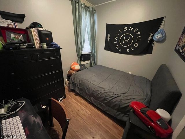 638 Franklin St, Elizabeth City, NJ 07206