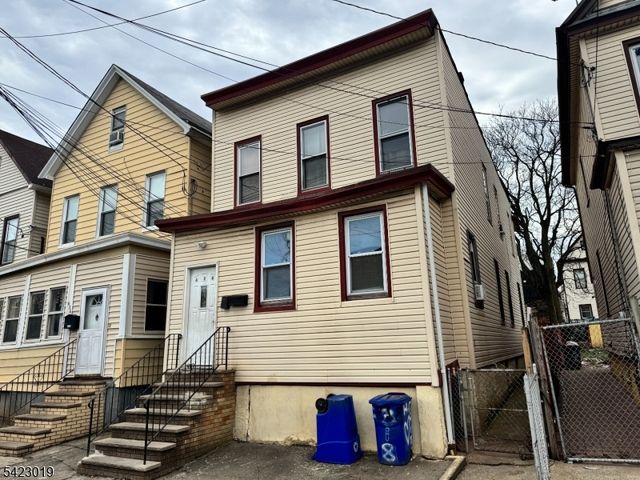 638 Franklin St, Elizabeth City, NJ 07206