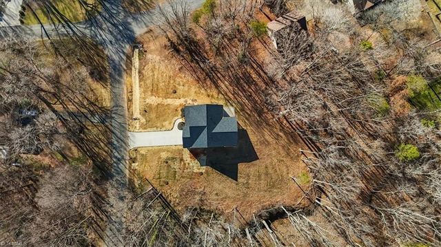 9131 Foxlair Drive, Kernersville, NC 27284