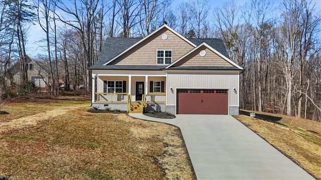 9131 Foxlair Drive, Kernersville, NC 27284