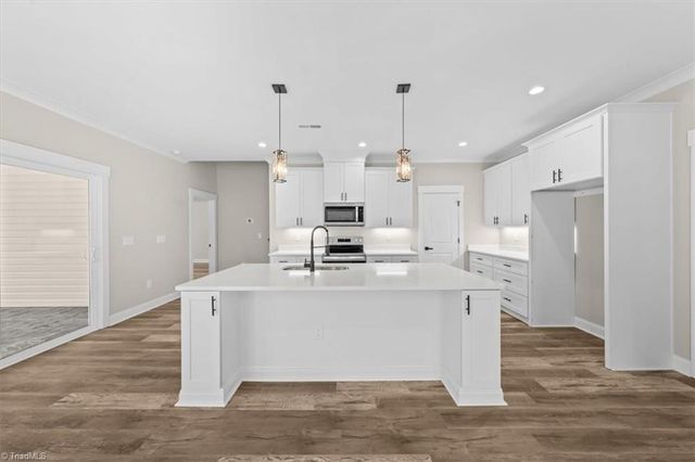 9131 Foxlair Drive, Kernersville, NC 27284