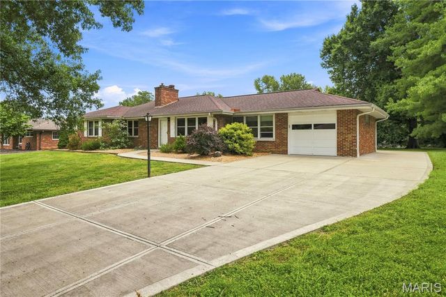 21 Elannchester Drive, Manchester, MO 63011