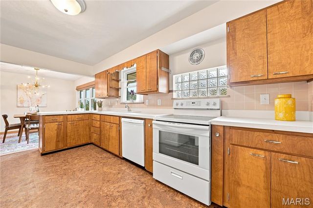 21 Elannchester Drive, Manchester, MO 63011