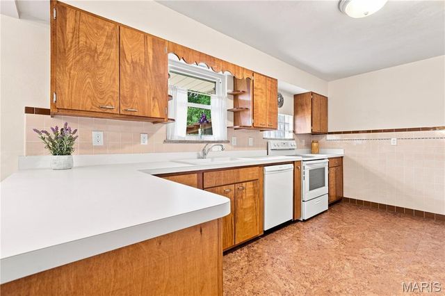 21 Elannchester Drive, Manchester, MO 63011