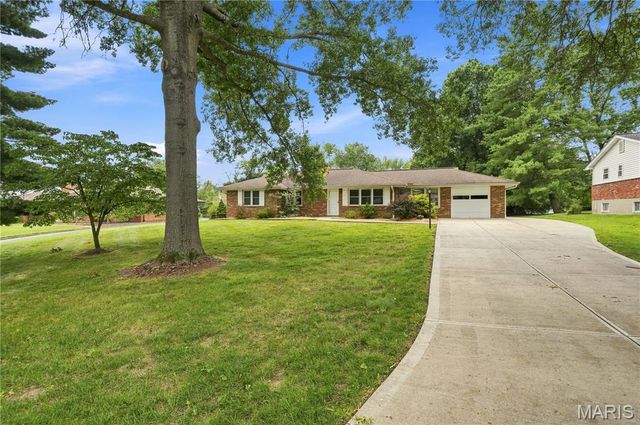 21 Elannchester Drive, Manchester, MO 63011